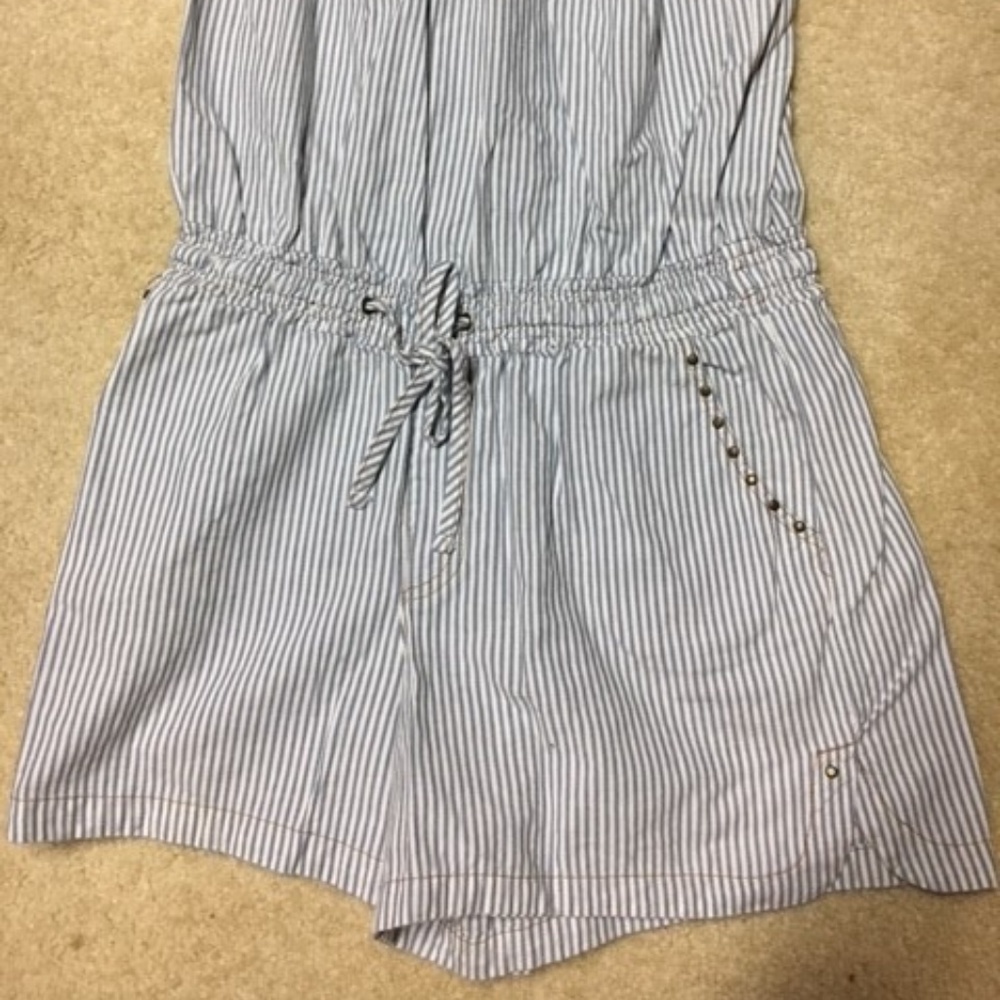 Shorts - Picture 3 of 3